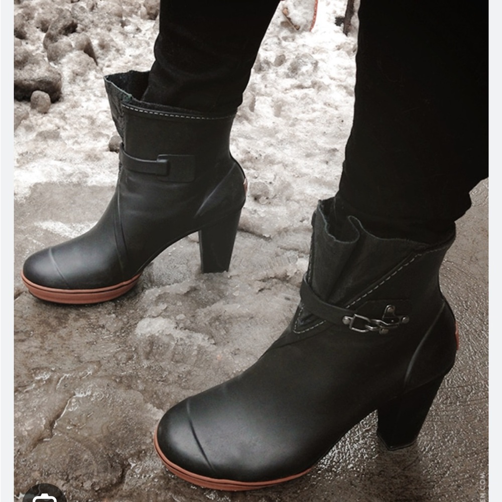 Sorel Medina high heel rain boots